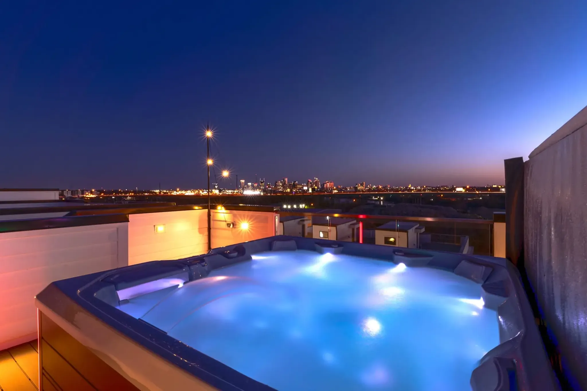 Rooftop Hot Tubs & Winter Views: Why Nashville's Skyline is Most Magical During the Holidays